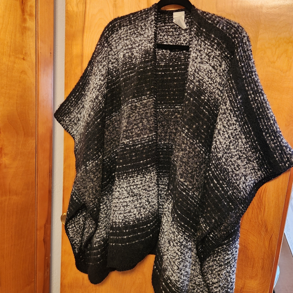 Woolrich Black and Gray Women's Poncho